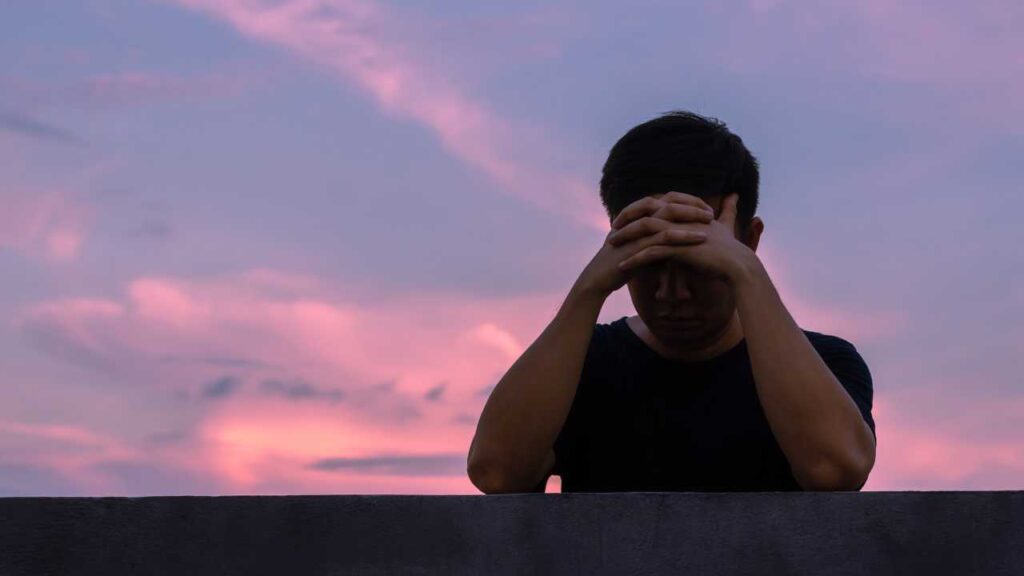 How Regret is Your Biggest Enemy 2 How Regret is Your Biggest Enemy